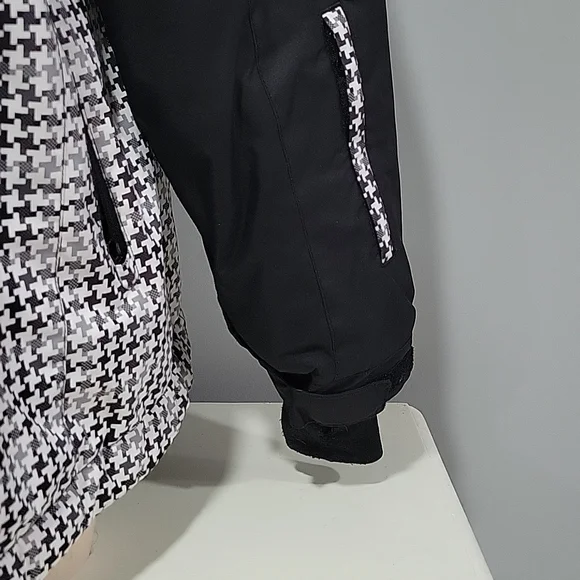 Coat - Picture 3 of 8